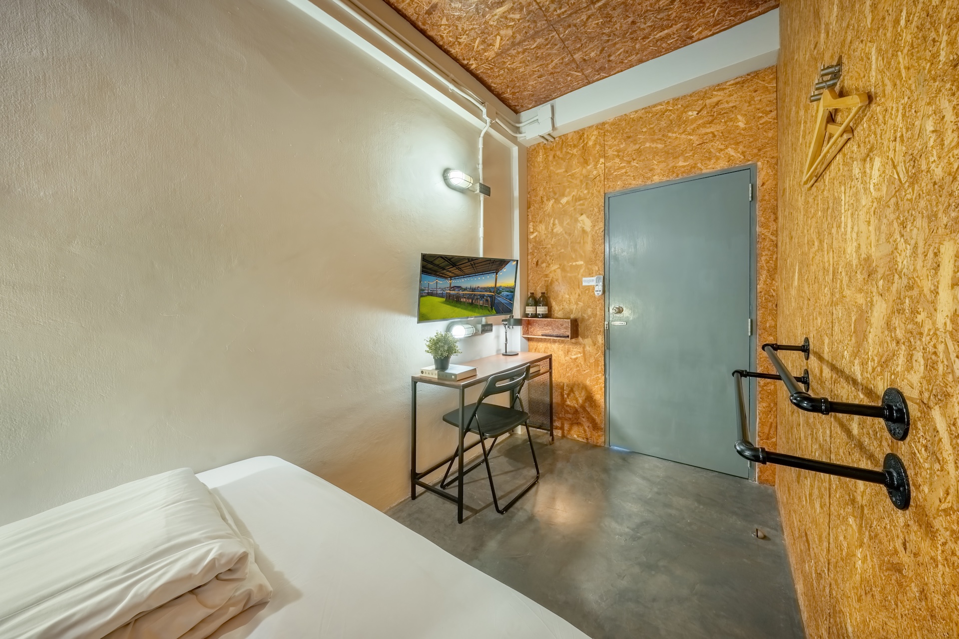 Private Room Ambiance